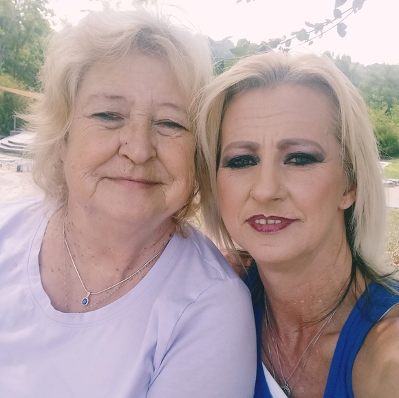 Meet your Posher, Sonya Lynn - Picture 15 of 16